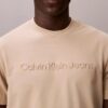 Klassisk T-shirt med präglad logotyp Klassisk T-shirt med präglad logotyp