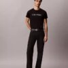 Klassisk T-shirt med standardlogotyp Klassisk T-shirt med standardlogotyp