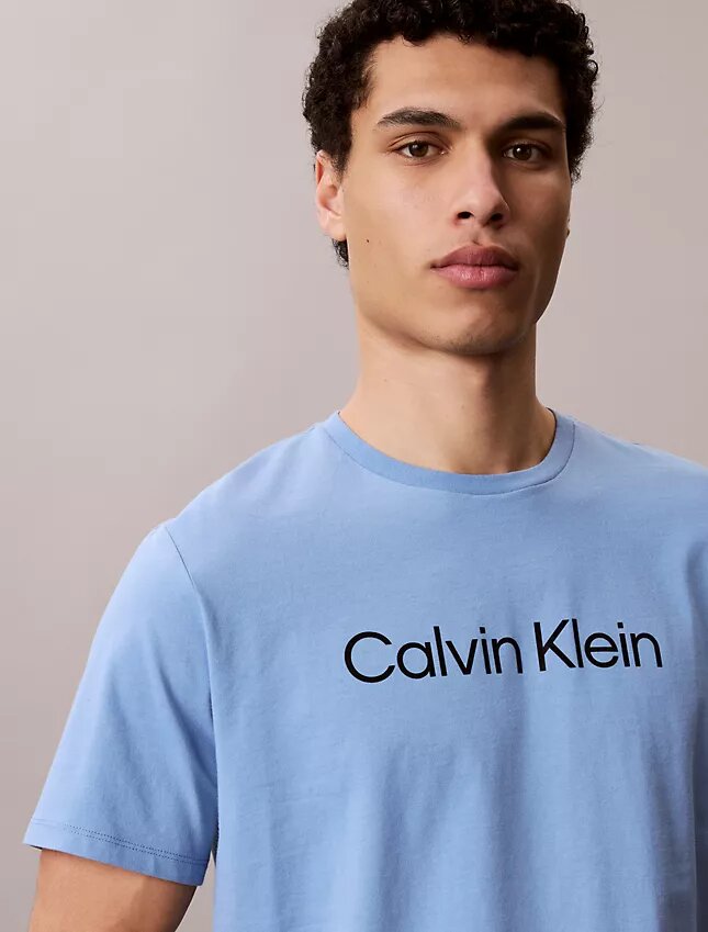 Klassisk T-shirt med standardlogotyp Klassisk T-shirt med standardlogotyp