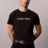 Klassisk T-shirt med standardlogotyp Klassisk T-shirt med standardlogotyp