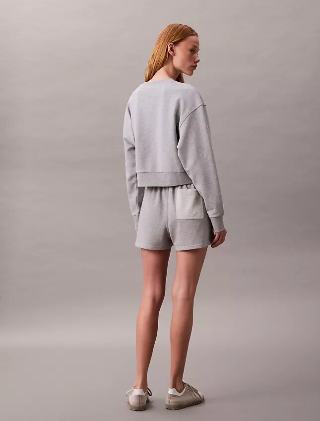 Kort, avslappnad sweatshirt i fransk frotté Kort, avslappnad sweatshirt i fransk frotté