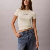 Kort T-shirt med ribbad passform och logotyp Kort T-shirt med ribbad passform och logotyp