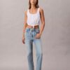 Korta raka jeans i lyocellblandning med hög midja Korta raka jeans i lyocellblandning med hög midja