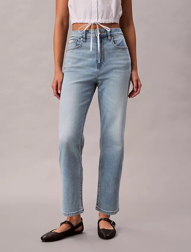 Korta raka jeans i lyocellblandning med hög midja Korta raka jeans i lyocellblandning med hög midja