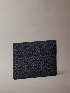 Kortfodral med monogram i kornmönster