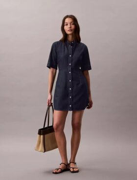 Kortärmad klänning i denim