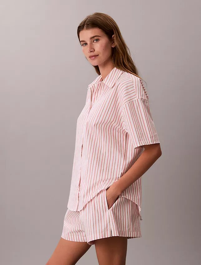 Kortärmad pyjamas i bomullspoplin Kortärmad pyjamas i bomullspoplin