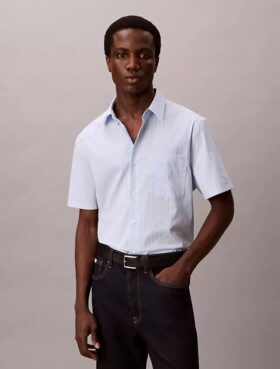 Kortärmad skjorta i Cotton Stretch med ränder och knappar