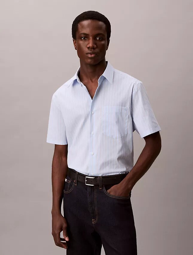 Kortärmad skjorta i Cotton Stretch med ränder och knappar Kortärmad skjorta i Cotton Stretch med ränder och knappar