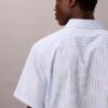 Kortärmad skjorta i Cotton Stretch med ränder och knappar Kortärmad skjorta i Cotton Stretch med ränder och knappar