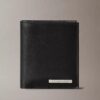 Läderplakett med logotyp, smal bifold-plånbok Läderplakett med logotyp, smal bifold-plånbok