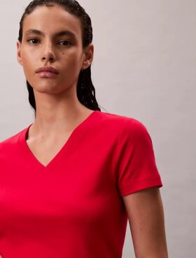 Liquid Cotton T-shirt med avslappnad V-ringning