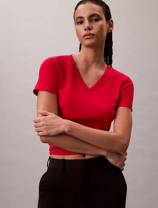 Liquid Cotton T-shirt med avslappnad V-ringning Liquid Cotton T-shirt med avslappnad V-ringning