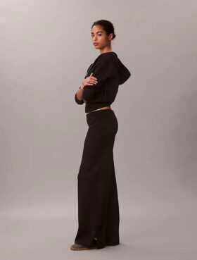 Lösa byxor med vid ben