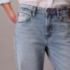 Lösa jeans med breda benslut Lösa jeans med breda benslut