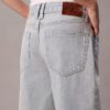 Lösa jeans med breda benslut