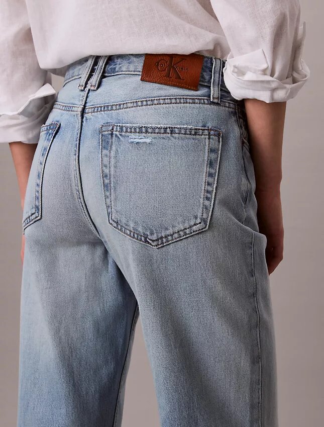 Lösa jeans med breda benslut Lösa jeans med breda benslut