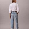 Lösa jeans med breda benslut Lösa jeans med breda benslut