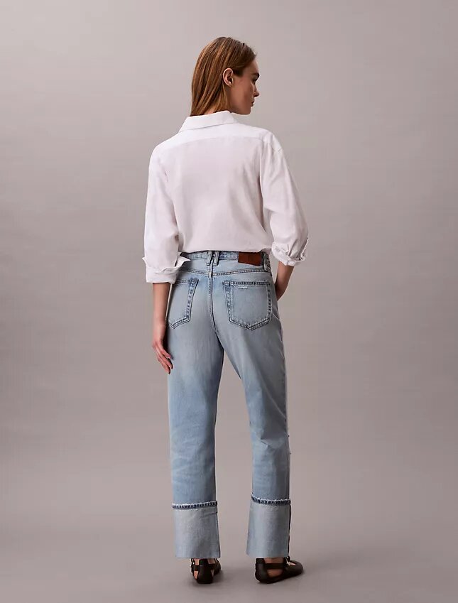 Lösa jeans med breda benslut Lösa jeans med breda benslut