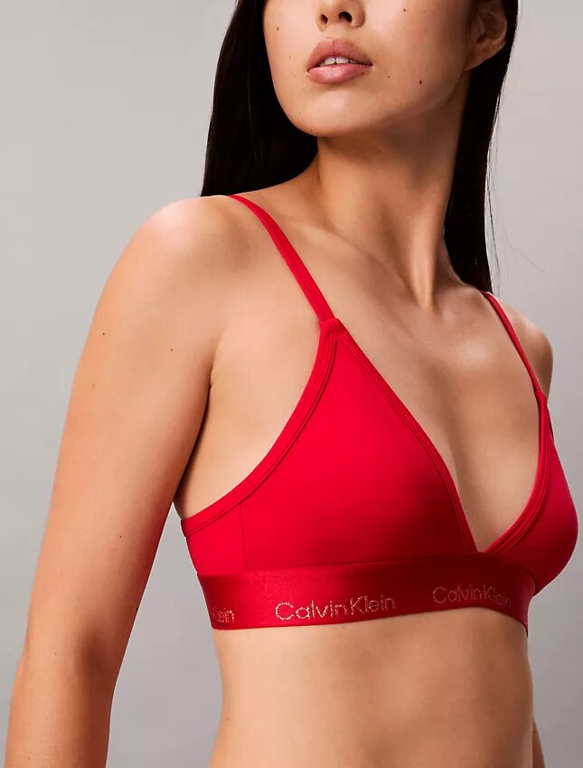 Lätt fodrad triangulär Bralette för det kinesiska nyåret Lätt fodrad triangulär Bralette för det kinesiska nyåret