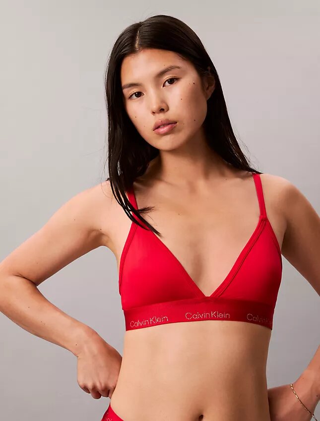 Lätt fodrad triangulär Bralette för det kinesiska nyåret Lätt fodrad triangulär Bralette för det kinesiska nyåret