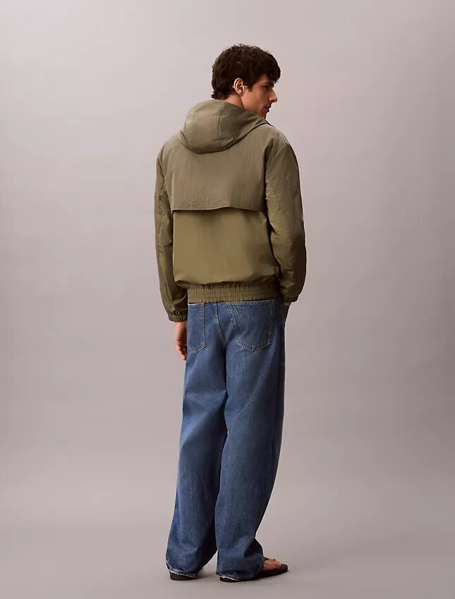 Lätt jacka i nylon och blandade material Lätt jacka i nylon och blandade material