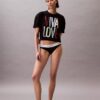 Marc Hundley Pride Viva Love kort och avslappnad T-shirt Marc Hundley Pride Viva Love kort och avslappnad T-shirt