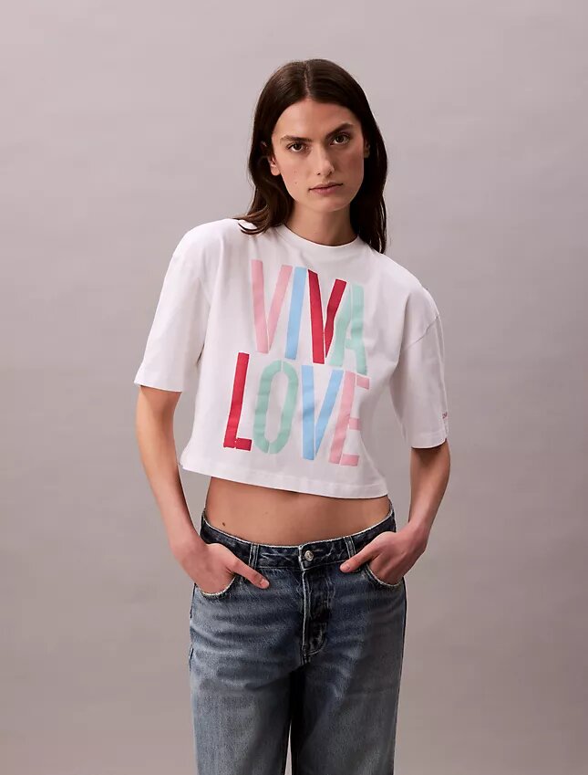 Marc Hundley Pride Viva Love kort och avslappnad T-shirt Marc Hundley Pride Viva Love kort och avslappnad T-shirt