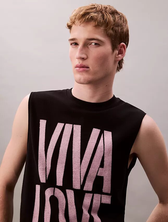 Marc Hundley Pride Viva Love Löst sittande linne Marc Hundley Pride Viva Love Löst sittande linne