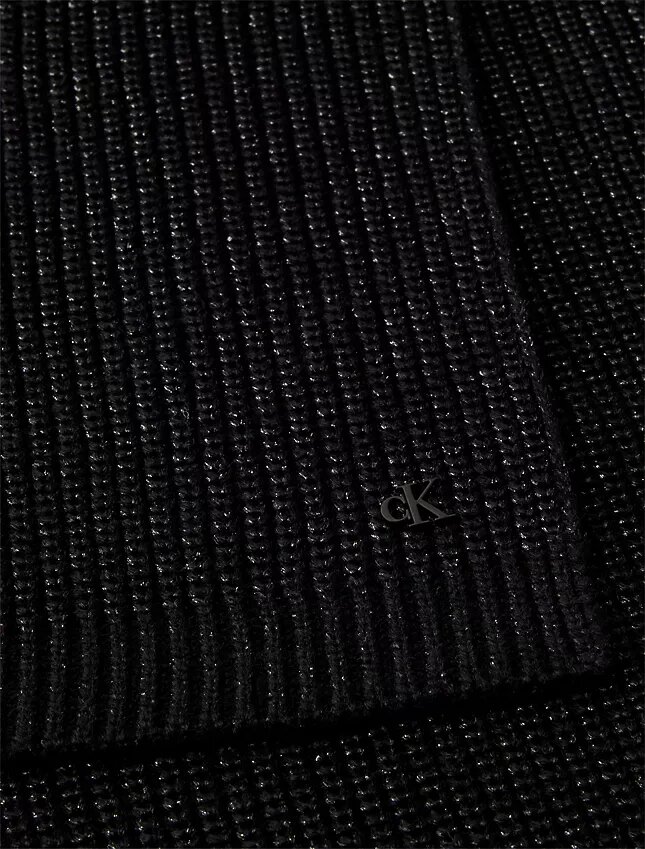 Metallisk stickad halsduk Metallisk stickad halsduk