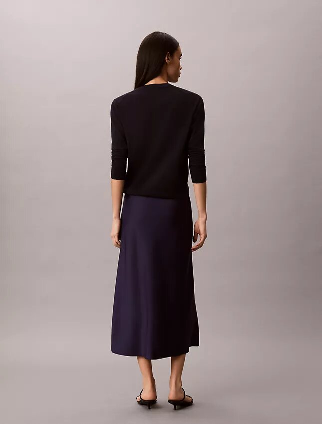 Midi-kjol i satin Midi-kjol i satin