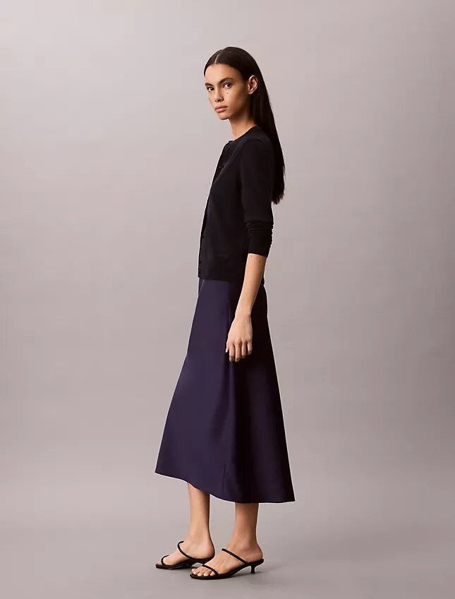 Midi-kjol i satin Midi-kjol i satin