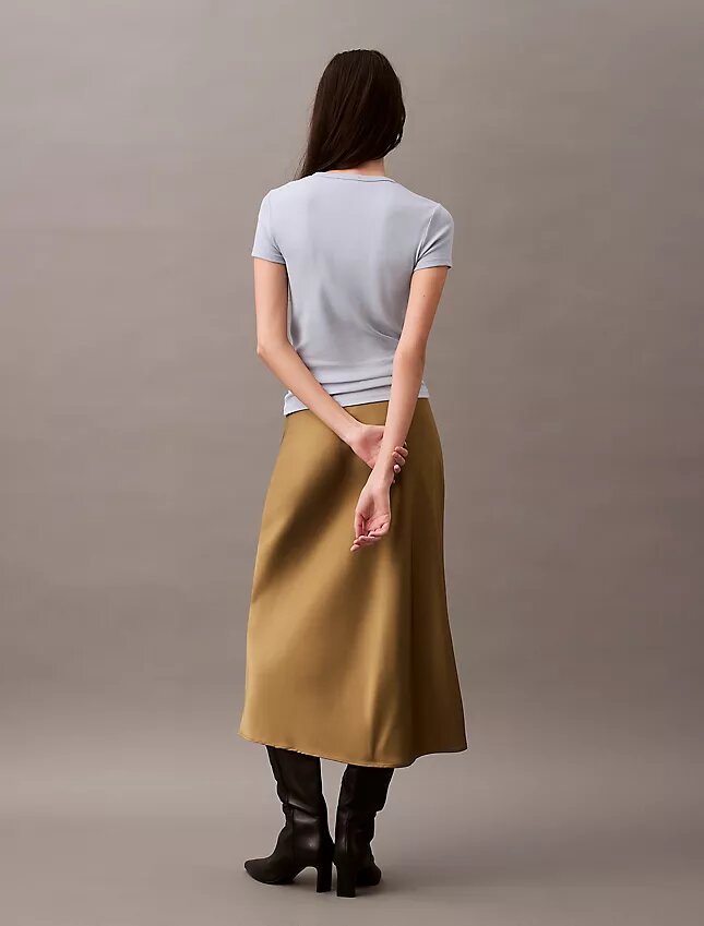 Midi-kjol i stretch-satin Midi-kjol i stretch-satin