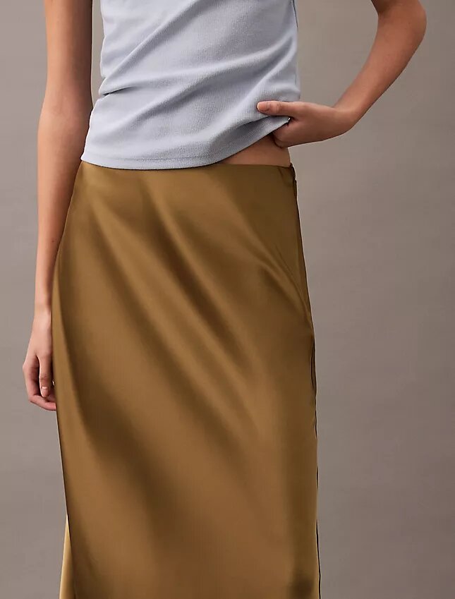 Midi-kjol i stretch-satin Midi-kjol i stretch-satin
