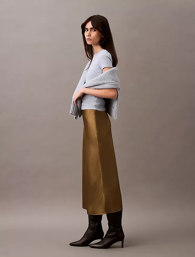 Midi-kjol i stretch-satin Midi-kjol i stretch-satin