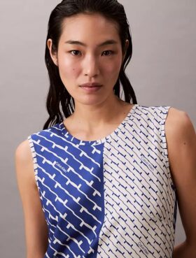 Midi-klänning i tryckt viskos-twill