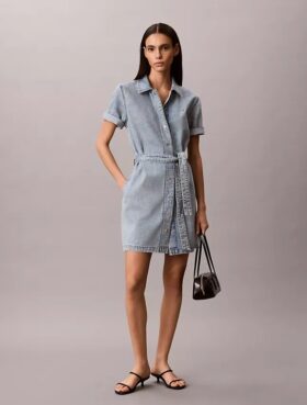 Miniklänning i denim med bälte