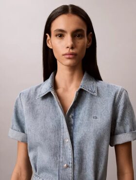 Miniklänning i denim med bälte