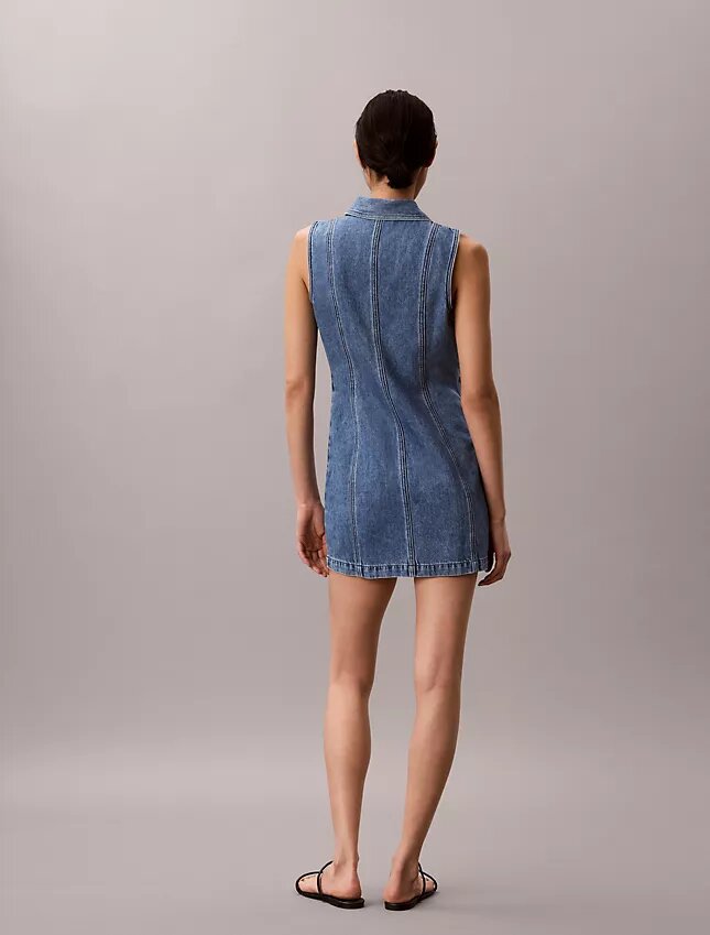 Miniklänning med denim sömmar Miniklänning med denim sömmar