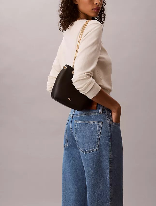 Minimalistisk bucket bag med Monogram Minimalistisk bucket bag med Monogram