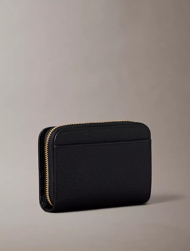 Minimalistisk plånbok med Monogram och dragkedja Minimalistisk plånbok med Monogram och dragkedja
