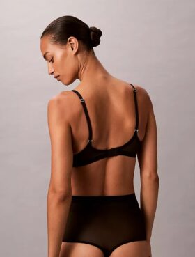 Minimalistisk Thong i mesh med hög midja