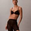 Minimalistiska boyshorts med nederrygg i mesh Minimalistiska boyshorts med nederrygg i mesh