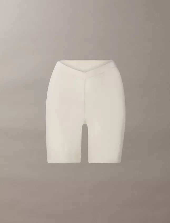 Minimalistiska boyshorts med nederrygg i mesh Minimalistiska boyshorts med nederrygg i mesh