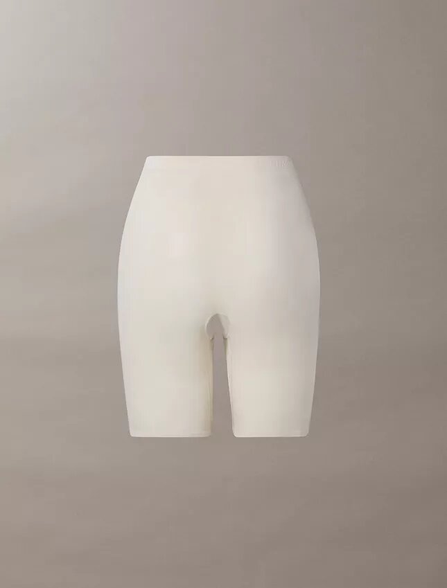 Minimalistiska boyshorts med nederrygg i mesh Minimalistiska boyshorts med nederrygg i mesh