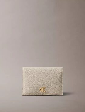 Minimalistiskt kortfodral med Monogram