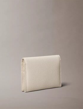 Minimalistiskt kortfodral med Monogram