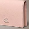 Minimalistiskt kortfodral med Monogram