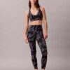 Mjuka sportleggings med abstrakt tryck och 7/8-längd Mjuka sportleggings med abstrakt tryck och 7/8-längd