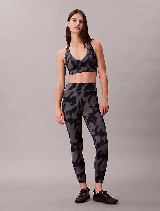 Mjuka sportleggings med abstrakt tryck och 7/8-längd Mjuka sportleggings med abstrakt tryck och 7/8-längd